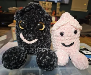 two crochet peens